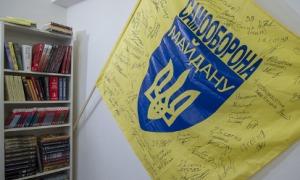 Warszawa: Skrojono flagę z „Majdanu”