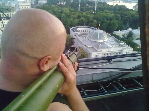 Ukraina: Z granatnika w parlament