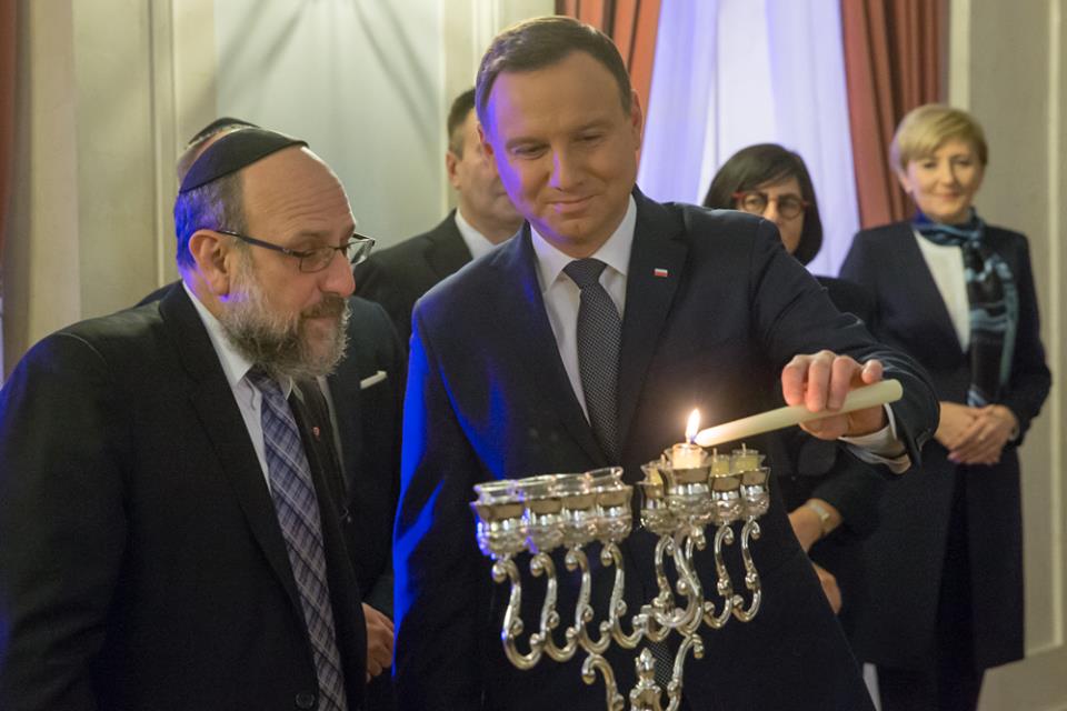 Polska: Władze kadzą Żydom