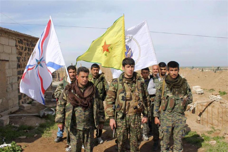 Syria: Pstrokaty sojusz rusza na Rakkę